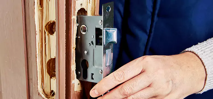 Garage Door Lock Replacement Middleton